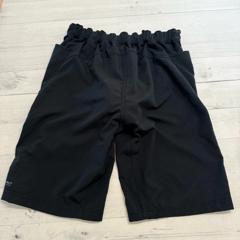 Specialized kids black shorts youth large‎